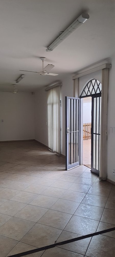 Casa Comercial - Aluguel - Jardim Nasralla - Bauru - SP